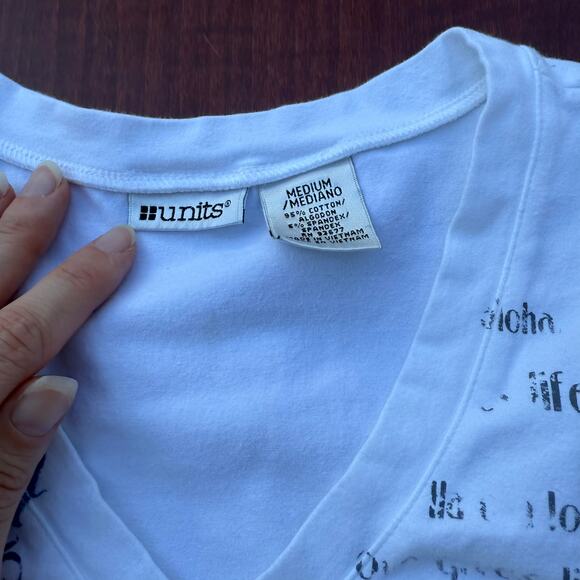 Units Women’s White Aloha Floral V-Neck T-Shirt - M - Picture 5 of 5